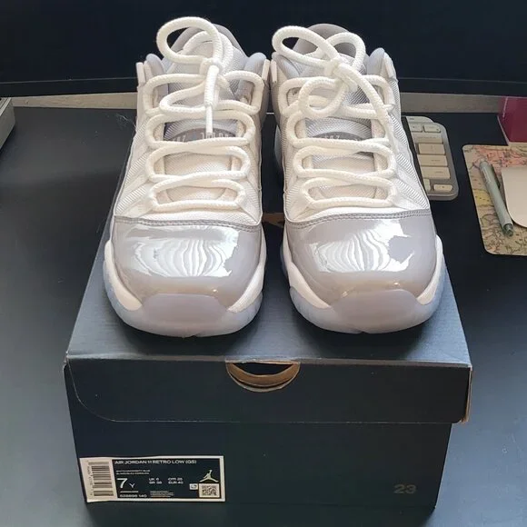 Air Jordan 11 Cement Grey - Picture 1 of 8